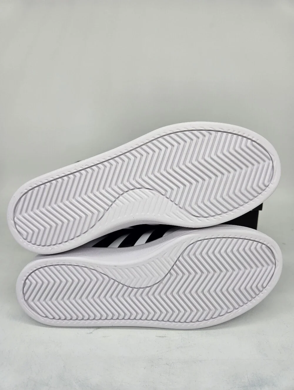 adidas Women's Grand Court 2.0 White Black Shoes Size 9